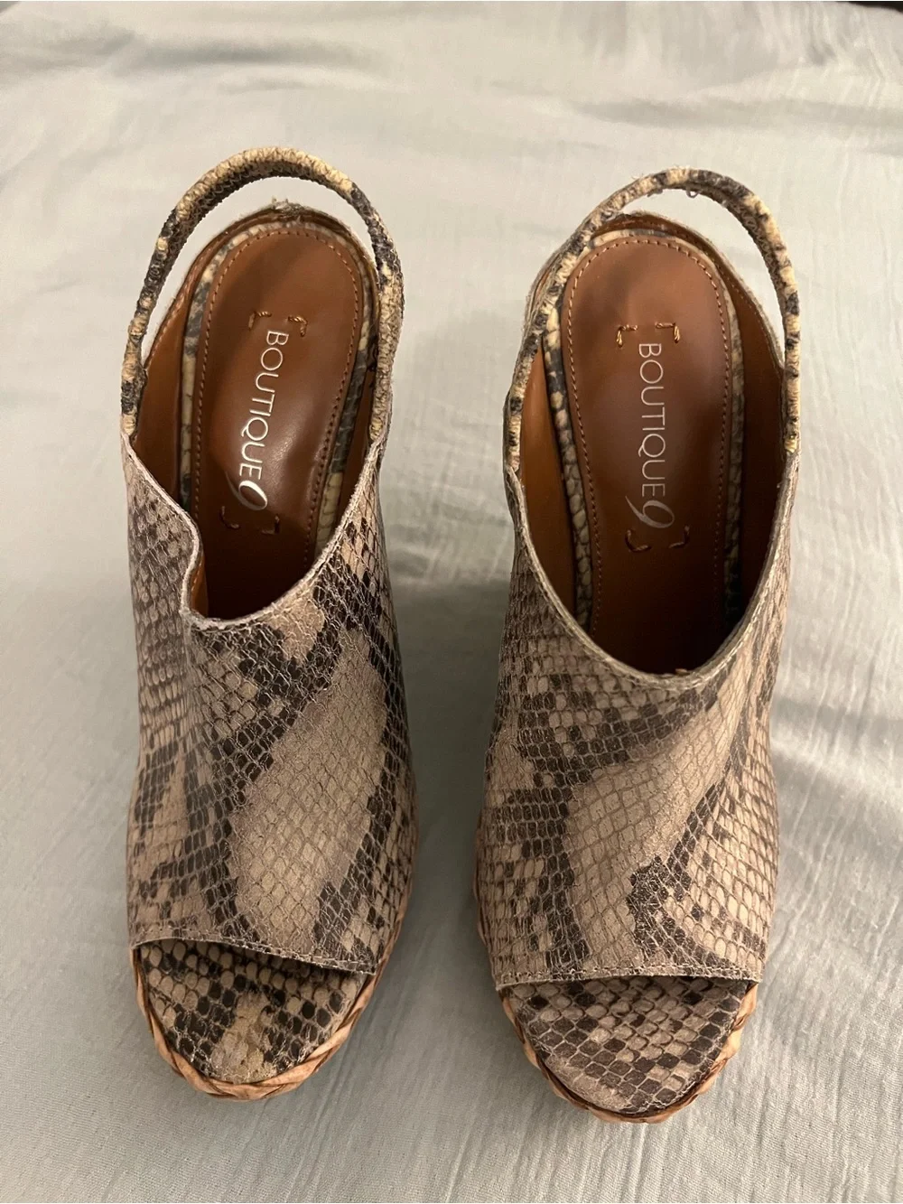 Boutique 9 tall wedge size 6